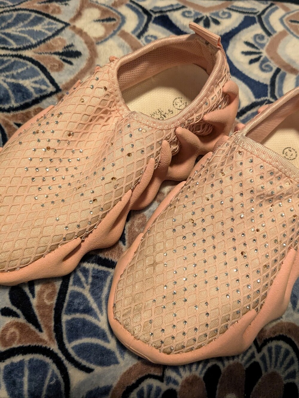 Girls Slip-On Rhinestone Mesh Sneakers in Light Pink